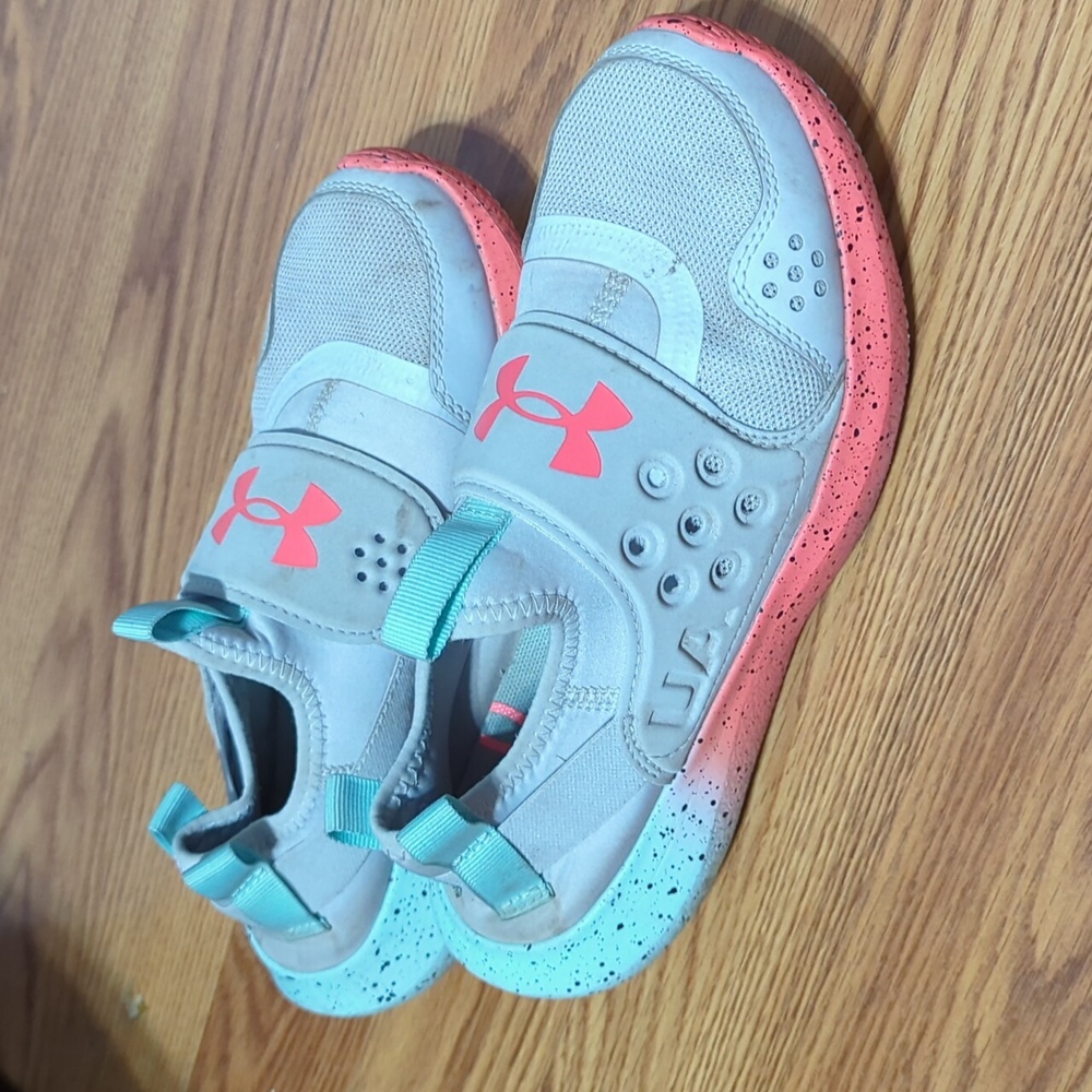 Shoes - Picture 2 of 3